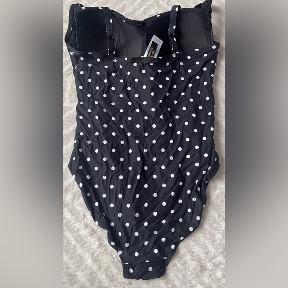 One piece swimming suit
